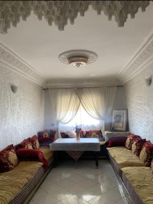 Adorable Apartamento A 8 Min Del Aeropuerto De Casablanca,Wifi Ultra Rapido Y Parking Gratis Derroua Eksteriør billede