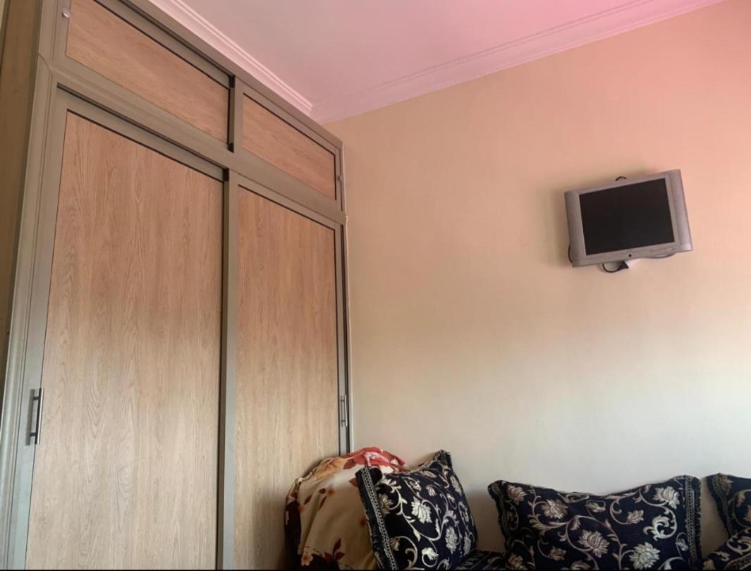 Adorable Apartamento A 8 Min Del Aeropuerto De Casablanca,Wifi Ultra Rapido Y Parking Gratis Derroua Eksteriør billede